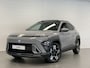 Hyundai Kona 1.6 GDI HEV Premium Sky Full Hybride Automaat met Panorama schuifdak, Navigatie, Lederen bekleding en Climate Control Private lease een KONA Hybrid al vanaf € 409 p/m!
