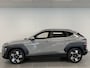 Hyundai Kona 1.6 GDI HEV Premium Sky Full Hybride Automaat met Panorama schuifdak, Navigatie, Lederen bekleding en Climate Control Private lease een KONA Hybrid al vanaf € 409 p/m!