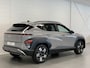 Hyundai Kona 1.6 GDI HEV Premium Sky Full Hybride Automaat met Panorama schuifdak, Navigatie, Lederen bekleding en Climate Control Private lease een KONA Hybrid al vanaf € 409 p/m!