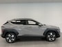 Hyundai Kona 1.6 GDI HEV Premium Sky Full Hybride Automaat met Panorama schuifdak, Navigatie, Lederen bekleding en Climate Control Private lease een KONA Hybrid al vanaf € 409 p/m!