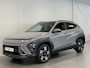 Hyundai Kona 1.6 GDI HEV Premium Sky Full Hybride Automaat met Panorama schuifdak, Navigatie, Lederen bekleding en Climate Control Private lease een KONA Hybrid al vanaf € 409 p/m!