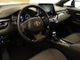 Toyota C-HR / C-HR+ 2.0 Hybrid First Edition - ORIGINEEL NEDERLANDSE AUTO - DEALER ONDERHOUDEN - PARKEERSENSOREN VOOR EN ACHTER - DODEHOEK DETECTIE - JBL GELUIDINSTALLATIE - STOELVERWARMING - KEYLESS ENTRY & START - APPLE CARPLAY/ANDROID AUTO