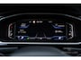 Volkswagen T-Roc 1.5 TSI 3x R-Line 150PK|Pano|Camera|Keyless|ACC|Front Assist|Trekhaak|Carplay e.o.