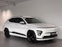 Hyundai Kona Electric Long Range Pure Edition 64.8 kWh Volledig Elektrish, Fiscaal aantrekkelijk, Navigatie , parkeer sensoren V+A Private lease een KONA Electric al vanaf € 425 p/m!