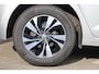 Volkswagen Polo 1.0 TSI Comfortline 95 PK / 70 kW 15" lmv, pdc voor en achter, spiegel pakket, navigatie, privacy glas, licht en regensensor, 4 seizoenen banden, ACC, stoelverwarming etc.