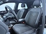 Volkswagen T-Roc 1.5 TSI R-Line Edition 150 PK DSG | Verlangde garantie | Panorama dak | Matrix koplampen | Trekhaak | Keyless |