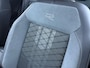 Volkswagen T-Roc 1.5 TSI R-Line Edition 150 PK DSG | Verlangde garantie | Panorama dak | Matrix koplampen | Trekhaak | Keyless |