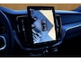 Volvo XC60 Ultra Black Edition Recharge Plug-In Hybrid AWD | Luchtvering | Trekhaak | Stoel + Stuur Verwarming | Harman Kardon | Keyless Start / Entry |