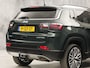 Jeep Compass 4xe 190 Plug-in Hybrid Electric Night Eagle. Automaat (NAP, APPLE CARPLAY, GROOT NAVI, LEDER, ADAPTIVE CRUISE, SPORTSTOELEN, GETINT GLAS, KEYLESS, NIEUWSTAAT)