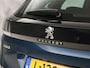 Peugeot 3008 1.2 PureTech Premium Automaat (APPLE CARPLAY, NAP, GROOT NAVI, 360 CAMERA, TREKHAAK, SPORTSTOELEN, LANE ASSIST, CRUISE, NIEUWSTAAT)