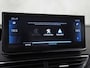 Peugeot 3008 1.2 PureTech Premium Automaat (APPLE CARPLAY, NAP, GROOT NAVI, 360 CAMERA, TREKHAAK, SPORTSTOELEN, LANE ASSIST, CRUISE, NIEUWSTAAT)