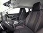 Peugeot 3008 1.2 PureTech Premium Automaat (APPLE CARPLAY, NAP, GROOT NAVI, 360 CAMERA, TREKHAAK, SPORTSTOELEN, LANE ASSIST, CRUISE, NIEUWSTAAT)
