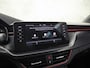 Skoda Kamiq 1.0 TSI Sport Automaat (KUIPSTOELEN, VIRTUAL COCKPIT, APPLE CARPLAY, GROOT NAVI, STOELVERWARMING, ADAPTIVE CRUISE, GETINT GLAS, ZWART HEMEL, NIEUWSTAAT)