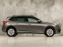 Skoda Kamiq 1.0 TSI Sport Automaat (KUIPSTOELEN, VIRTUAL COCKPIT, APPLE CARPLAY, GROOT NAVI, STOELVERWARMING, ADAPTIVE CRUISE, GETINT GLAS, ZWART HEMEL, NIEUWSTAAT)
