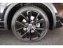 Volkswagen T-Roc 1.5 TSI 150pk DSG R-Line Business Black Style Panoramadak Trekhaak Camera Navigatie Beats Stoelverwarming Keyless