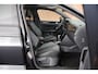 Volkswagen T-Roc 1.5 TSI 150pk DSG R-Line Business Black Style Panoramadak Trekhaak Camera Navigatie Beats Stoelverwarming Keyless