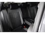 Volkswagen T-Roc 1.5 TSI 150pk DSG R-Line Business Black Style Panoramadak Trekhaak Camera Navigatie Beats Stoelverwarming Keyless