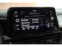 Volkswagen T-Roc 1.5 TSI 150pk DSG R-Line Business Black Style Panoramadak Trekhaak Camera Navigatie Beats Stoelverwarming Keyless