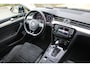 Volkswagen Passat Variant 1.4 TSI Highline Business R | Digital cockpit | Head up | ACC | Trekhaak | Stoelverwarming | Navigatie |