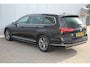 Volkswagen Passat Variant 1.4 TSI Highline Business R | Digital cockpit | Head up | ACC | Trekhaak | Stoelverwarming | Navigatie |