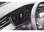 Volkswagen Passat Variant 1.4 TSI Highline Business R | Digital cockpit | Head up | ACC | Trekhaak | Stoelverwarming | Navigatie |