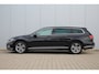Volkswagen Passat Variant 1.4 TSI Highline Business R | Digital cockpit | Head up | ACC | Trekhaak | Stoelverwarming | Navigatie |