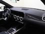 Mercedes-Benz B-klasse 180 AMG Line Panoramadak / Keyless / Nightpakket / Parkeercamera / Sfeerverlichting /