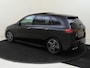 Mercedes-Benz B-klasse 180 AMG Line Panoramadak / Keyless / Nightpakket / Parkeercamera / Sfeerverlichting /