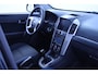 Chevrolet Captiva 2.4i Shadow 2WD /D-Riem Verv. 193.000KM! /Trekhaak! /Media Scherm /Airco /Elek. pakket /16"LMV /Isofix /Armsteun /Dakrails.