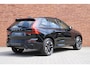 Volvo XC60 T6 Plug-in hybrid AWD Ultra Dark | Trekhaak | All-Season banden | Panoramadak | 360 Graden Camera | Verwarmbare Voorstoelen | BLIS Dodehoekdetectie | Adaptieve Cruise Control | Parkeerverwarming