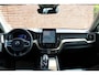 Volvo XC60 T6 Plug-in hybrid AWD Ultra Dark | Trekhaak | All-Season banden | Panoramadak | 360 Graden Camera | Verwarmbare Voorstoelen | BLIS Dodehoekdetectie | Adaptieve Cruise Control | Parkeerverwarming