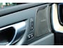 Volvo XC60 T6 Plug-in hybrid AWD Ultra Dark | Trekhaak | All-Season banden | Panoramadak | 360 Graden Camera | Verwarmbare Voorstoelen | BLIS Dodehoekdetectie | Adaptieve Cruise Control | Parkeerverwarming