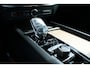 Volvo XC60 T6 Plug-in hybrid AWD Ultra Dark | Trekhaak | All-Season banden | Panoramadak | 360 Graden Camera | Verwarmbare Voorstoelen | BLIS Dodehoekdetectie | Adaptieve Cruise Control | Parkeerverwarming