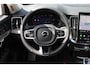 Volvo XC90 T8 Automaat Plug-in hybrid AWD Ultra Bright | Panoramadak | Luchtvering | Semi elektrische trekhaak | Verwarmbare voorstoelen | Verwarmbare voorstoelen met massage en ventilatie | Verwarmbare achterbank en stuurwiel | Premium audio by Harman Kardon | Rondom zichtcamera | 21 inch Lichtmetalen velgen