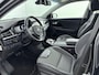 Kia Niro EV e-Niro DYNAMICPLUSLINE 64 kWh | WLTP 481 KM! GROTE BATTERIJ | 3 FASE | CAMERA | APPLE CARPLAY & ANDROID AUTO | 1e EIGENAAR | ORIGINELE NEDERLANDSE AUTO | NAVI | CLIMA | CRUISE | OPEN DAK | STUUR- & STOELVERWARMING | HALF LEDER | 17'' LM VELGEN | PRIVACY GLASS |