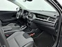 Kia Niro EV e-Niro DYNAMICPLUSLINE 64 kWh | WLTP 481 KM! GROTE BATTERIJ | 3 FASE | CAMERA | APPLE CARPLAY & ANDROID AUTO | 1e EIGENAAR | ORIGINELE NEDERLANDSE AUTO | NAVI | CLIMA | CRUISE | OPEN DAK | STUUR- & STOELVERWARMING | HALF LEDER | 17'' LM VELGEN | PRIVACY GLASS |