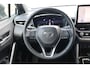Toyota Corolla Cross 2.0 HYBRID FIRST EDITION NL-AUTO AFN-TREKHAAK BLIND-SPOT ELEK-ACHTERKLEP KEYLESS LM-VELGEN PARK-SENSOREN APPLE/ANDROID STOELVERW DRAADLOOS-LADEN AD-CRUISE BLUETOOOTH DAB+