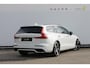 Volvo V60 T6 340pk automaat Recharge AWD R-Design Panoramich schuif kanteldak / Semi elektrisch wegklapbare trekhaak / Adaptieve cruise control