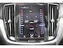 Volvo V60 T6 340pk automaat Recharge AWD R-Design Panoramich schuif kanteldak / Semi elektrisch wegklapbare trekhaak / Adaptieve cruise control