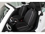 Volkswagen Beetle Cabriolet 1.2 TSI 105pk handgeschakeld | Navigatie | PDC | Stoelverw.|