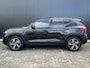 Volvo XC40 2.0 B4 Plus Dark 360 camera / Harman Kardon/ 2 elektrische stoelen / intellisafe / climate line/ leer/ trekhaak / all season banden