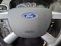 Ford Focus 1.6-16V Futura | Trekhaak | 5 deurs | Nieuwe voorbanden | NAP |