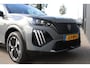 Peugeot e-2008 EV GT Avantage 54 kWh | Fase 3 laden | SOH 98% | Massage | Luxe stoelen | Warmtepomp | Navigatie | NL auto | 17.500km |