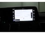 Suzuki e-Vitara Select 49 kWh | Climate control | Cruise control adaptive| Navigatie | Keyless start & Entry | Apple carplay, Android auto | USB A en C aansluiting |