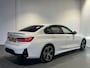 BMW 3-Serie 320e | Navigatie/Android/Apple Carplay | M-Pakket | Sfeerverlichting | LM Velgen | Cruise Control | Airco |