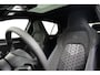 Volkswagen Golf VIII Lim. 1.5 eTSI 150PK 7-DSG R-Line l Panoramadak l Stoel Stuurverwarming l Adapt. Cr Control l 19" l IQ Light l Matrix l