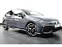 Volkswagen Golf VIII Lim. 1.5 eTSI 150PK 7-DSG R-Line l Panoramadak l Stoel Stuurverwarming l Adapt. Cr Control l 19" l IQ Light l Matrix l