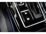 Volkswagen Golf VIII Lim. 1.5 eTSI 150PK 7-DSG R-Line l Panoramadak l Stoel Stuurverwarming l Adapt. Cr Control l 19" l IQ Light l Matrix l