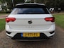 Volkswagen T-Roc 1.0 TSI Style Ecc Cruisecontrol Led A.E.B Navigatie Stoelverwarming Achteruitrijcamera Carplay Pdc Lm Velgen ***Goed Onderhouden***