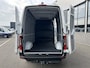 Mercedes-Benz eSprinter 320 L2 H2 Pro 81kWh / Snel laden 115Kw / Trekhaak / Parkeersensoren / MBUX / Navigatie / Camera / Cruise control / Airco / 270 Graden achterdeuren